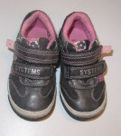 Cipele br. 22 na čičak