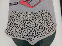 KRATKE HLAČE tigraste  vel.146/152