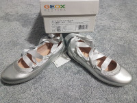 Geox 35 srebrene cipele balerinke koža saten eksluzivno novo nenošeno