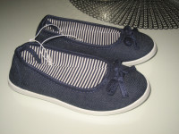 PLAVE CIPELE BR. 31,34,35,36 - NOVO