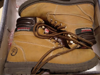 Visoke zimske cipele br. 32