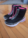 Skechers svjetleće čizmice br. 35