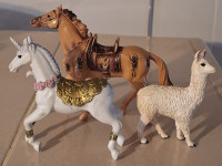 FIGURICA-LOT OD 3 KOMADA