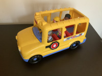 Fisher price Little people školski autobus sa četiri figurice
