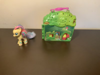 My little pony Flyttershy dvorac sa figurom