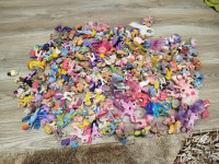 veliki lot my little pony i trolls figurica