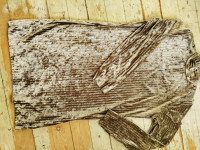 Plišana bež haljinica