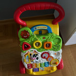 Hoadalica za bebe i prostirka za igru