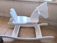 Drveni konjić za ljuljanje Pinolino – natur/bijeli