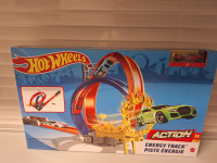 HOT WHEELS TRACK BUILDER
