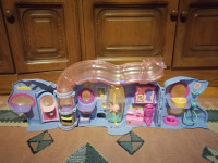 Kućica za ljubimce sa igračkama ljubimcima