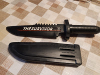 Nož plastični s futrolom Surviver