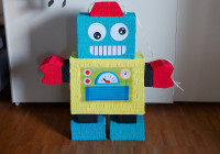 Prodajem pinjatu-ROBOT