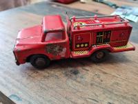 Stara dječja igračka - Vatrogasno vozilo