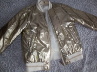 ZLATNA JAKNA vel.122 za 4-5 god. GOD