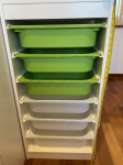 Ikea trofast okviri s platičnim kutijama
