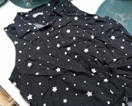 CRNA KOŠULJA NA BIJELE ZVIJEZDICE vel.146/152 - NOVO