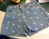 KRATKE HLAČE VEL 134 i VEL.140 - NOVO