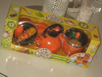 SET ZA KUHANJE 12 KOMADA  - NOVO - VEĆIH DIMENZIJA