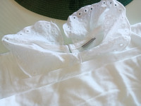 Bijela majica s šlinganom kragnom vel 134 - NOVO