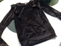 PLIŠANA MAJICA VEL.134 - NOVO