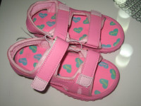 SANDALE BR.30 NOVO S ETIKETOM