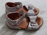 Froddo sandale broj 23