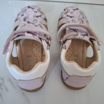 PRODAJEM PA SKORO NOVE KOŽNE DJEČJE GEOX SANDALE.