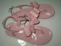 ROZA SANDALE BR. 31,33,36 - NOVO