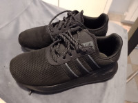 Adidas br.34 kvalitetne udobne tenisice bez oštećenja