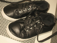 CRNE TENISICE BR.  29,31 i 34 - NOVO