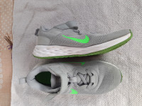 Nike tenisice, sive  vel. 35