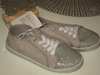 SREBRNE TENISICE U VELIČINI 31,32,34,35,36 - NOVO