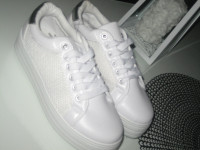 NOVE BIJELE TENISICE BR. 36