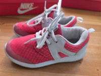 Tenisice 33, par put nošene, kao nove, samo 5 eura