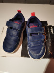 Tenisice Adidas br. 25 jeftino prodajem.