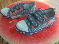 Tenisice platnene, očuvane, vel. 30, ug 19,5 cm