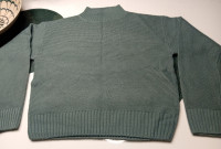 ZELENI PULOVER VEL. 170 - NOVO