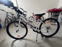 Bicikl Decathlon 26"; Dječji (možda više za mlade) - malo korišten