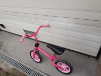 Chicco pink arrow bicikl bez pedala - kao nov