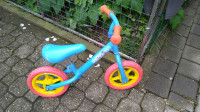 Dječja bicikla 10 cola ,bez pedala , prodajem za 25 E