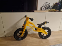 Dječji bicikl bez pedala (guralica / balance bike)