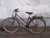 ZENSKI BICKLI 28cola dobro stanje za 65EUR OGLAS AKTUALAN