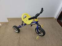 Prodajem djecji tricikl-guralicu
