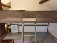 Povišeni krevet SVARTA s pisaćim stolom, Ikea