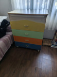 Prodajem stol ili ormarić za presvlačenje