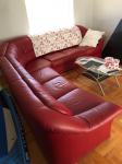 Kožni crveni kauč