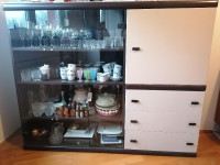 STAKLENA VITRINA MEBLO