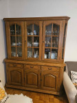 drvena masivna komoda; regal; vitrina; stol