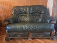 Dvosjed i fotelja, koža i puno drvo, proizvođac Spin Valis